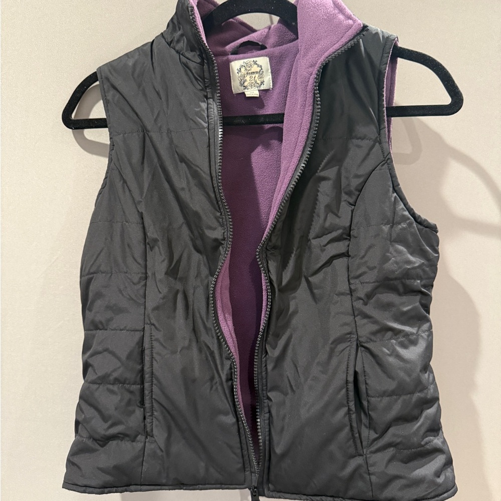 Forever 21 Black and Purple Fleece Vest